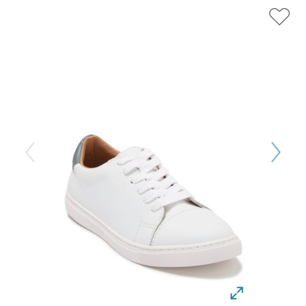 Cute white sneakers with grey accent!